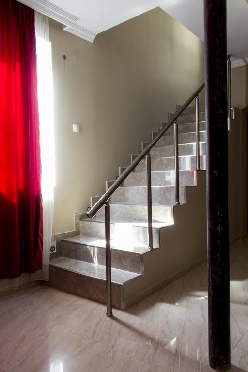 Guesthouse Ori Beli In Mestia Bagian luar foto